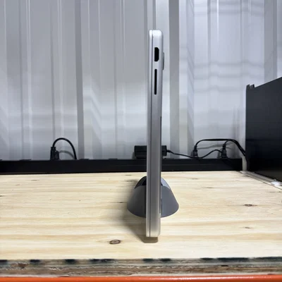 Đế dựng đứng cho MacBook Pro 14 inch - Tối ưu hóa không gian bàn làm việc