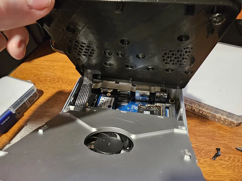 Nắp GMKtec K9 (+ mod capture card) - GMKtec K9 Lid (+ capture card mod) - Image 10