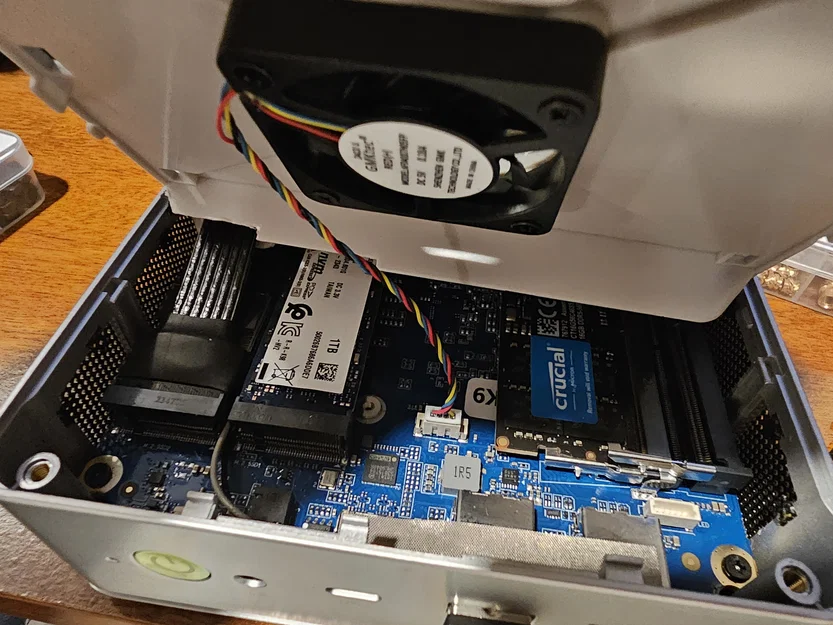 Nắp GMKtec K9 (+ mod capture card) - GMKtec K9 Lid (+ capture card mod) - Image 11