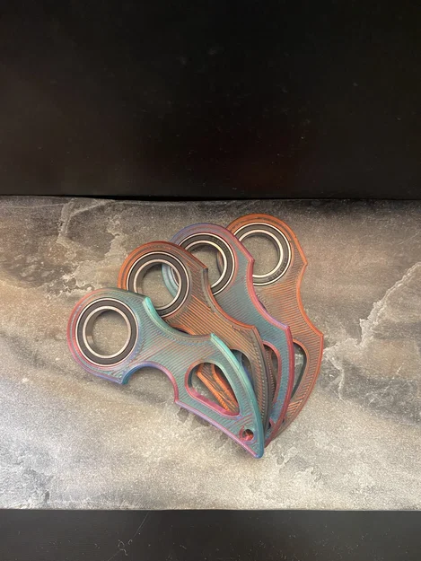 Móc khóa Keyrambit độc đáo kết hợp Spinner cho bạc đạn 6803 - Image 1