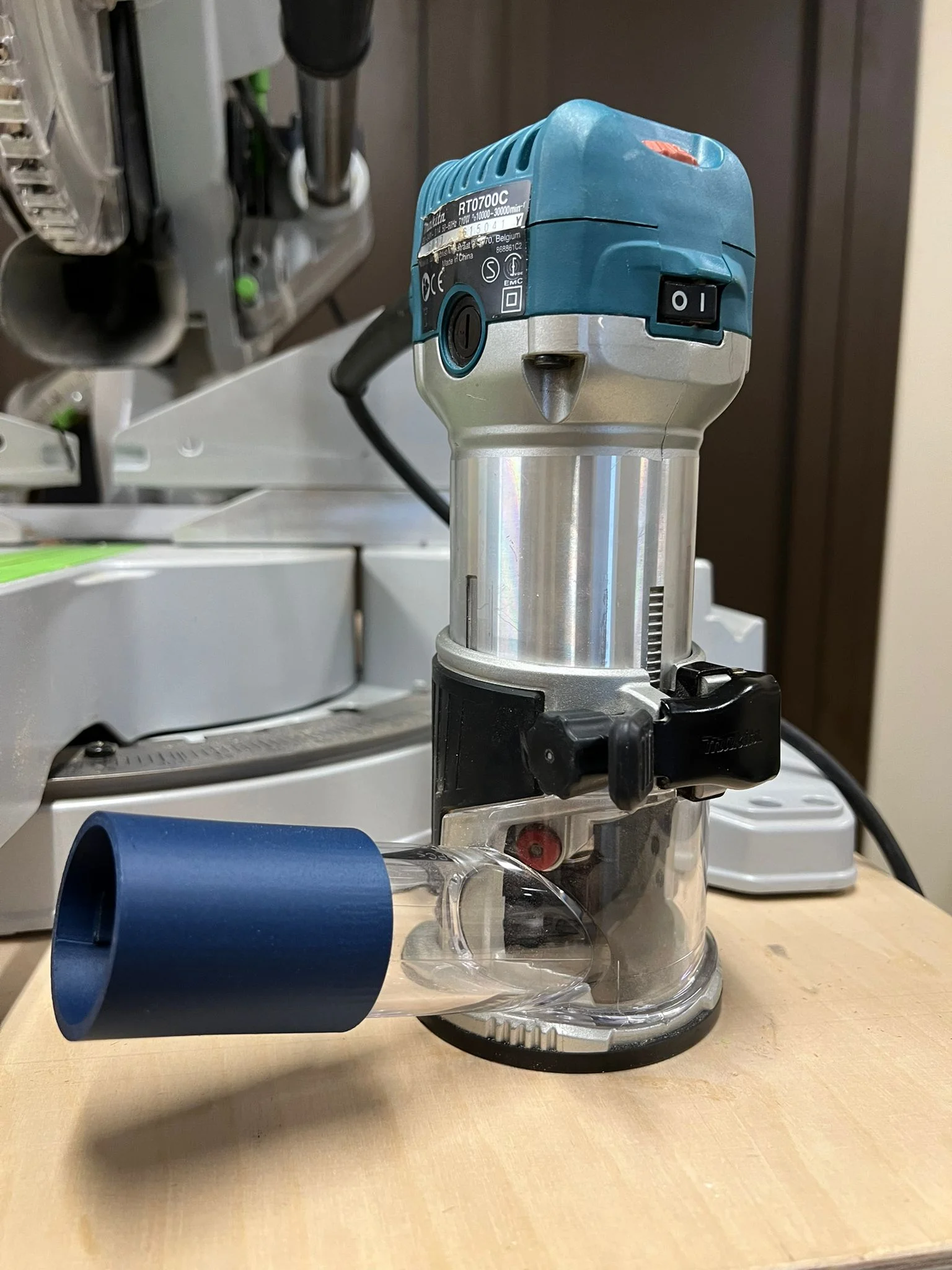 Đầu chuyển đổi hút bụi Makita RT0700 cho máy Festool 1