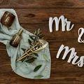 Wedding Mr & Mrs - Bảng chữ trang trí quà cưới - Thumbnail 2