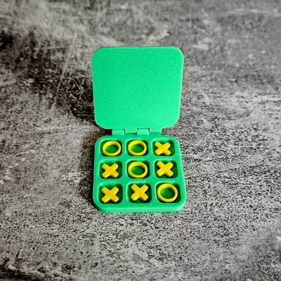 Bộ trò chơi cờ ca-rô 3D bỏ túi nhỏ gọn (Tik Tak Toe to Go)