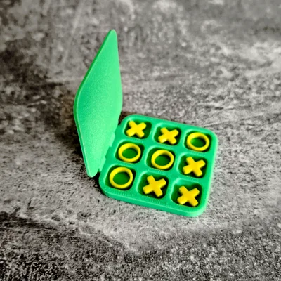 Bộ trò chơi cờ ca-rô 3D bỏ túi nhỏ gọn (Tik Tak Toe to Go)