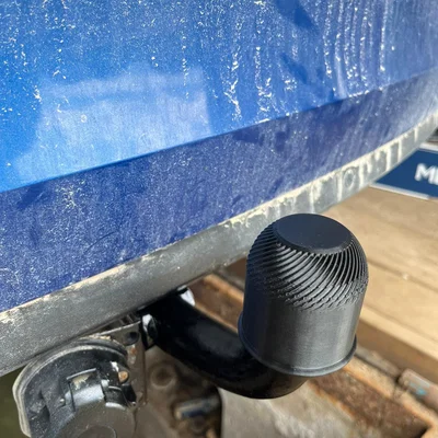 Nắp bảo vệ đầu kéo (Hitch Ball Cover) in 3D tiện dụng cho xe