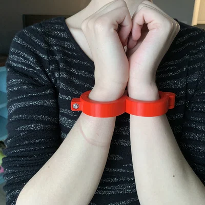 Irish Handcuffs - V1