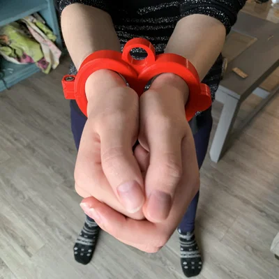 Irish Handcuffs - V1