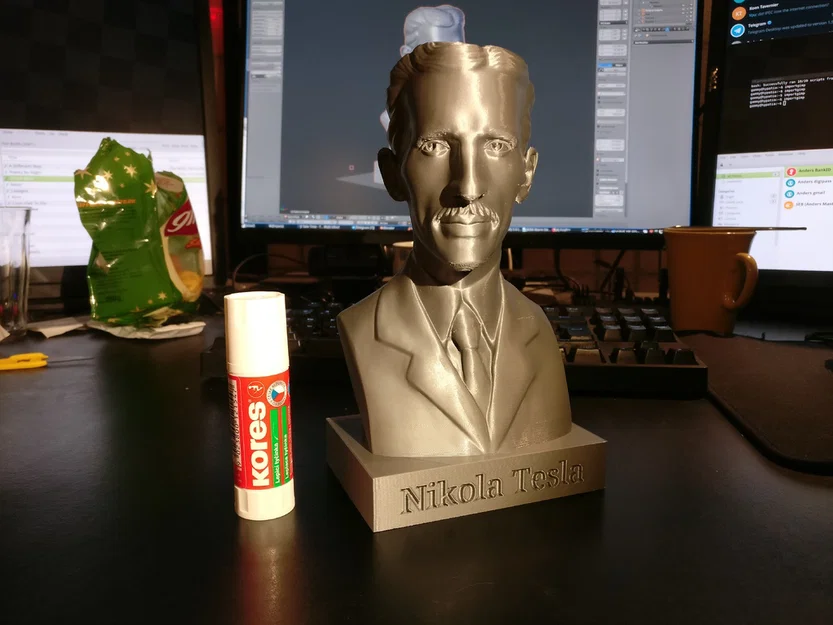 Tượng bán thân Tesla kèm bệ nhỏ có chú thích - Image 5