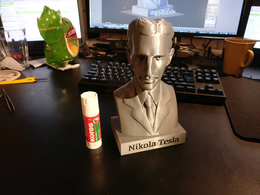 Tượng bán thân Tesla kèm bệ nhỏ có chú thích - Image 10