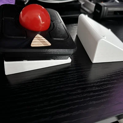 Đế nghiêng 10 độ cho chuột bi Ploopy Adept (Ploopy Adept Wedge)
