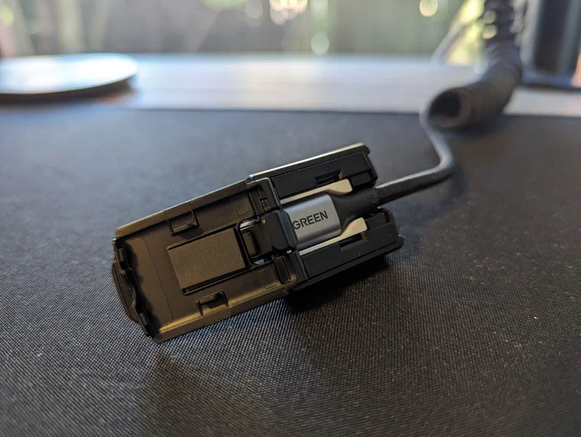 Miếng chêm khóa cáp DualSense Edge cho dây UGREEN - Image 1