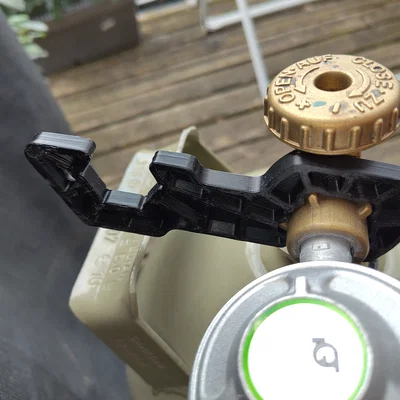 Dụng cụ hỗ trợ vặn van bình gas tiện lợi cho cắm trại và BBQ