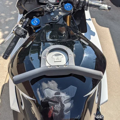 Tay Nắm Phụ Gắn Bình Xăng Xe Máy (Pillion Grip/Passenger Grab Bar)