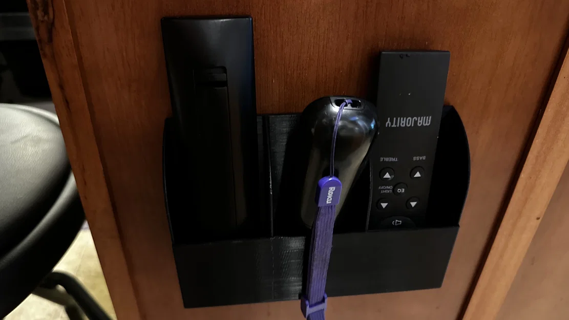 Giá treo tường để remote 3 khe - Image 1