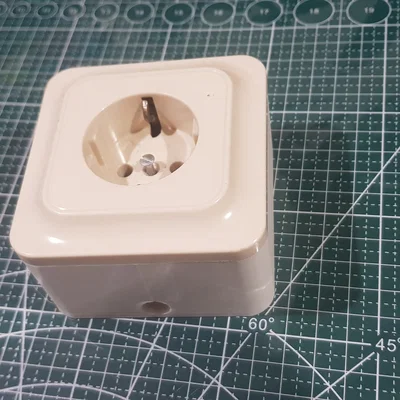 Hộp đế nổi cho ổ cắm Merten - Giải pháp lắp đặt 3D tiện lợi