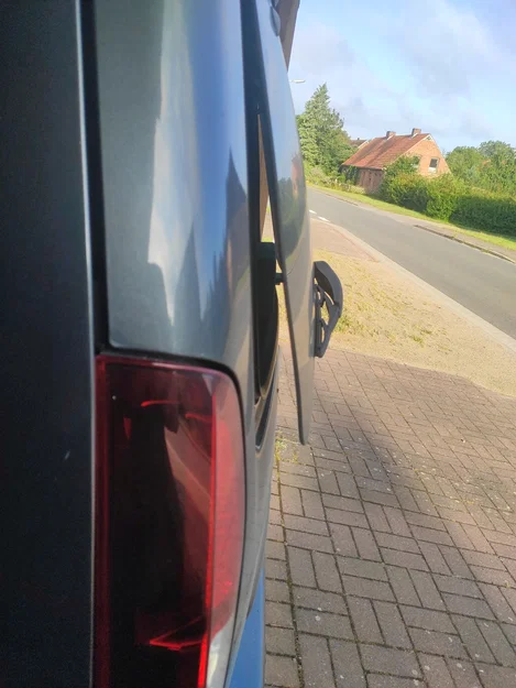 Heckfensterausteller Berlingo – Miếng chêm kính sau Citroen Berlingo - Image 1