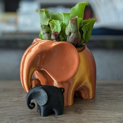 Chậu trồng cây hình voi (Elephant planter)