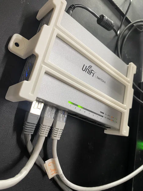 Giá treo tường UniFi Switch 8 (US-8 & US-8-60W) chắc chắn - Image 1