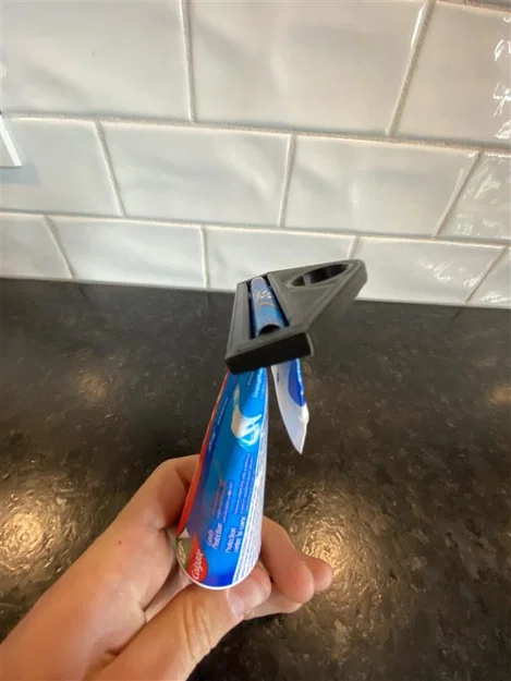 Dụng cụ nặn kem đánh răng 3D tiện dụng, tiết kiệm - Image 3