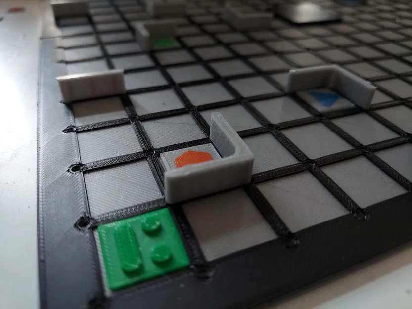 Bàn cờ modular Ricochet Robots 16x16 và bộ robot/token - Image 4