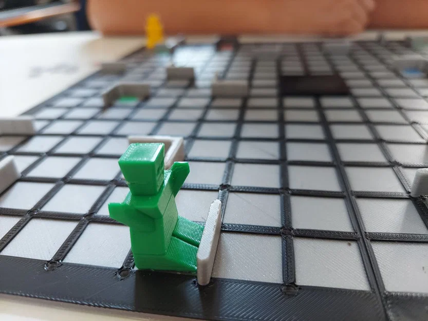 Bàn cờ modular Ricochet Robots 16x16 và bộ robot/token - Image 6