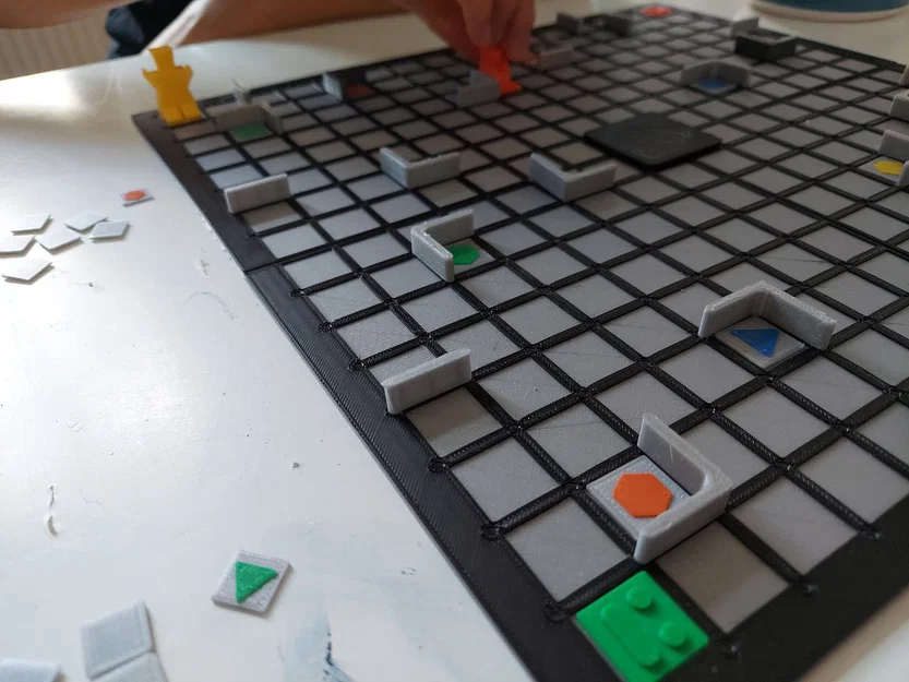 Bàn cờ modular Ricochet Robots 16x16 và bộ robot/token - Image 7