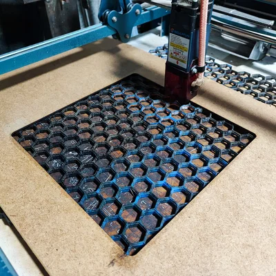 Bàn tổ ong in 3D cho máy cắt laser - Giải pháp chống cháy xém hiệu quả