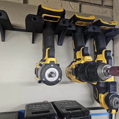 Giá treo dụng cụ cầm tay DeWalt in 3D tiện lợi cho nhà xưởng