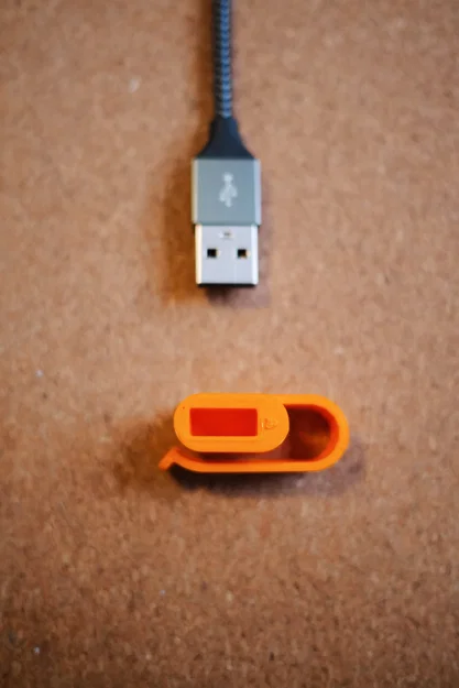Kẹp giữ cáp USB A (Cable Holder/Clip) – Cable Management & Storage - Image 3