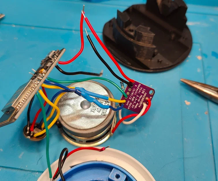 Gá đỡ cho ESP32 Dev board và loa, dùng nam châm lớn hơn - Image 2