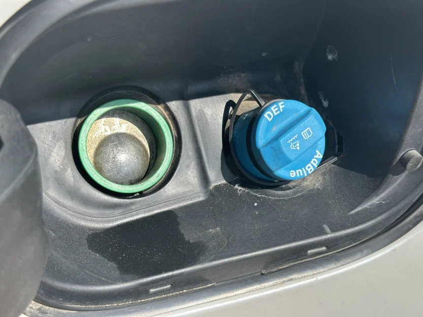 Nút bịt miệng nạp capless cho GM Diesel - Image 3