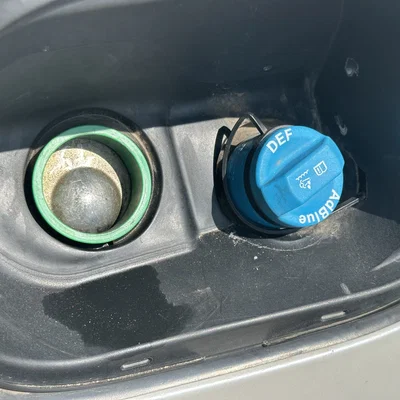 Nút bịt miệng nạp capless cho GM Diesel