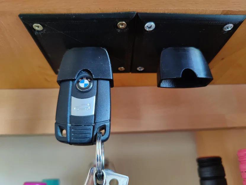 Giá treo keyfob BMW (BMW keyfob holder) - Image 1