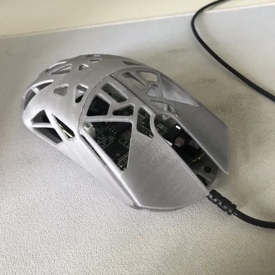 Eos - Vỏ chuột tối giản dựa trên Logitech G402 Hyperion Fury