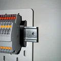 Ngàm gắn thanh ray DIN lên bảng Skadis (Skadis DIN Rail holder) - Thumbnail 1