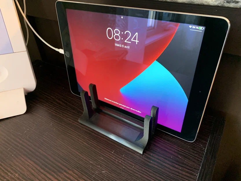 Giá dựng đôi iPad/tablet dạng đứng kiêm dock sạc - Image 1