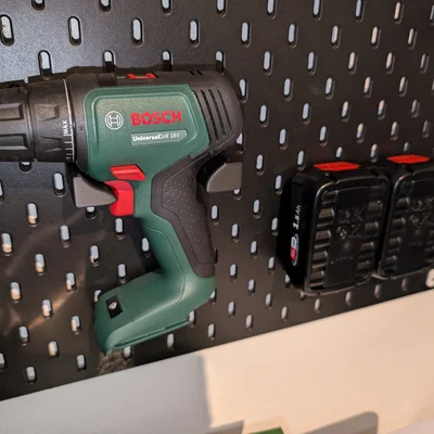 Giá treo máy khoan Bosch UniversalDrill trên bảng IKEA Skadis