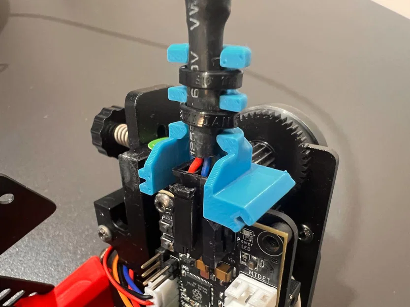 Kingroon KP3s Pro V2 - Dẫn hướng dây extruder - Image 2