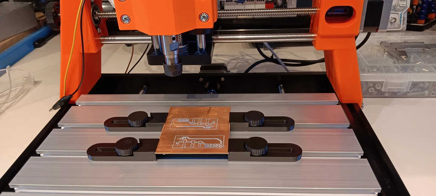 Kẹp PCB cho máy CNC (bàn T-slot 8.5 mm) - Image 1