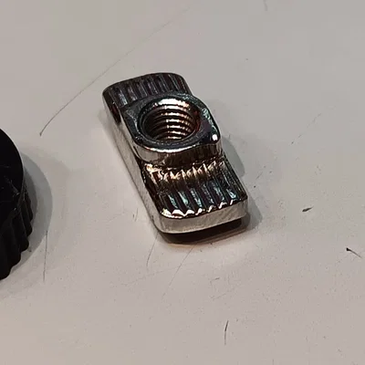 Kẹp PCB cho máy CNC (bàn T-slot 8.5 mm)