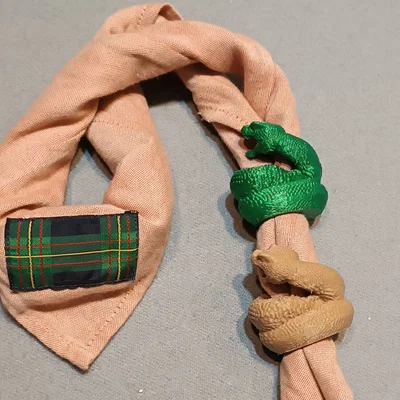 Vòng giữ khăn quàng Hướng đạo sinh hình rắn Kaa (woggle) in 3D