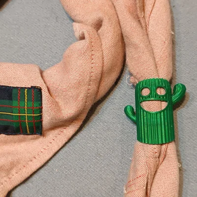 Vòng giữ khăn quàng 3D hình xương rồng Smiling Cactus cho hướng đạo