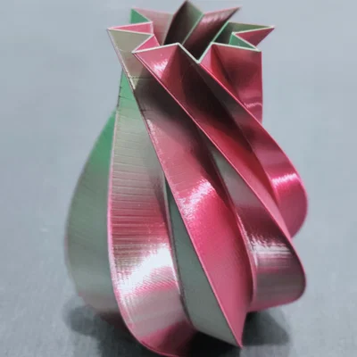 Mẫu lọ hoa trang trí hình xoắn ốc đẹp mắt (Vase Mode)