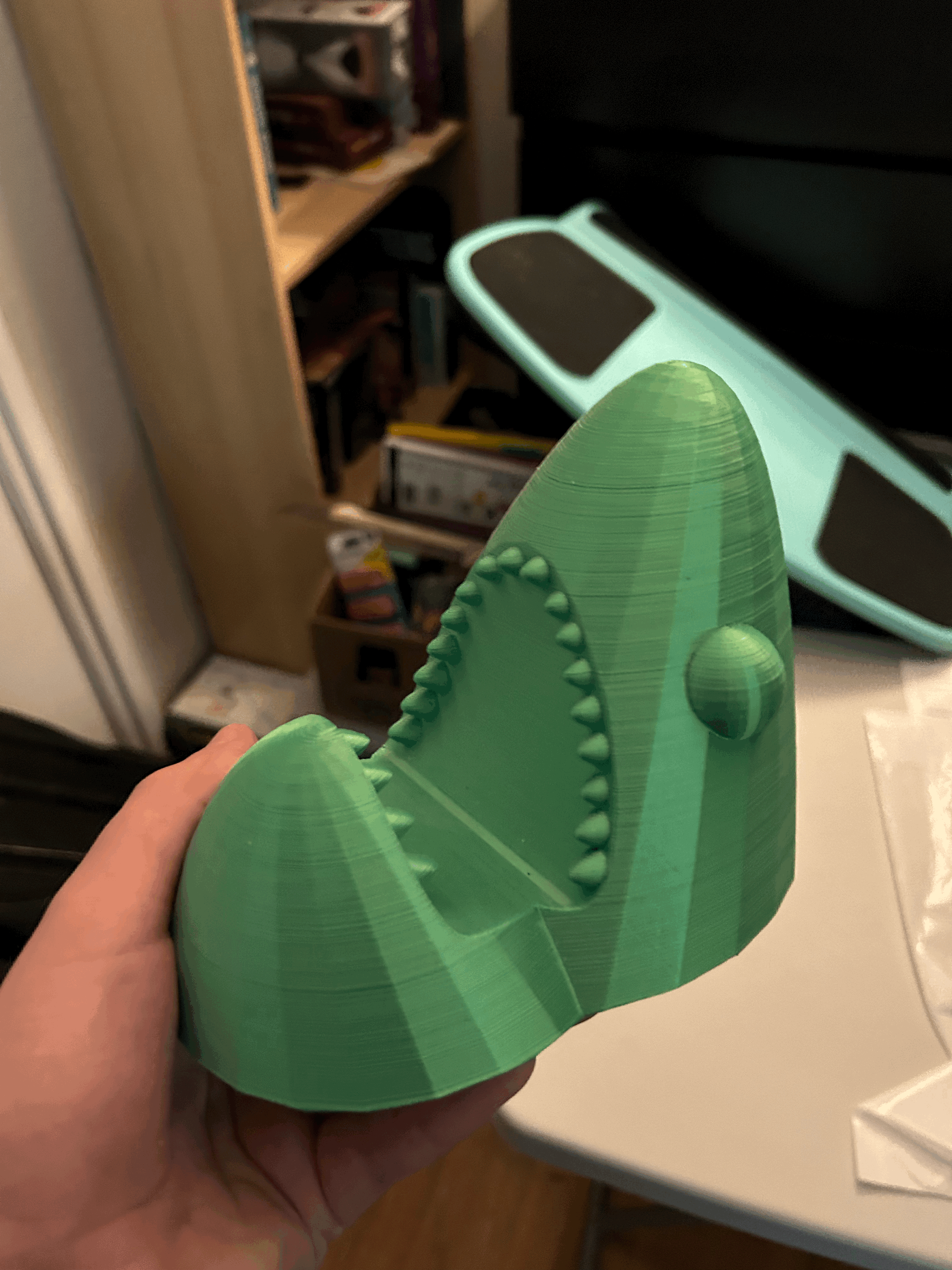 Giá đỡ điện thoại in 3D hình đầu cá mập - Image 1