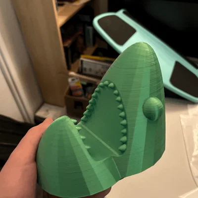Giá đỡ điện thoại in 3D hình đầu cá mập