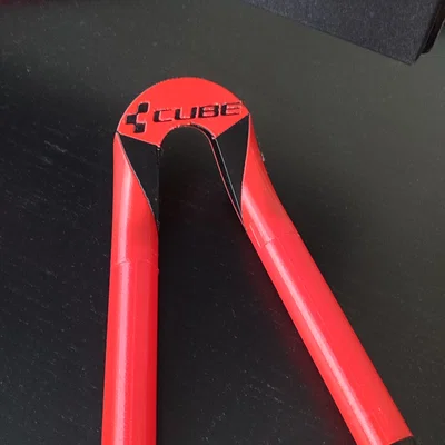 Stand dựng xe đạp (nghiêng theo pedal) – parametric