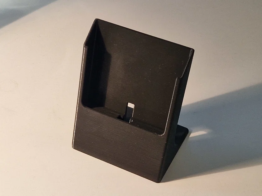 Giá Đỡ Điện Thoại Universal kèm Sạc USB-C (Thiết kế Parametric) - Image 2