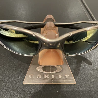 Giá đỡ kính mát Oakley