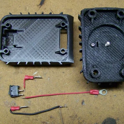 Đèn dùng pin DeWalt/Hercules (Harbor Freight) cho bóng LED 12V–24V