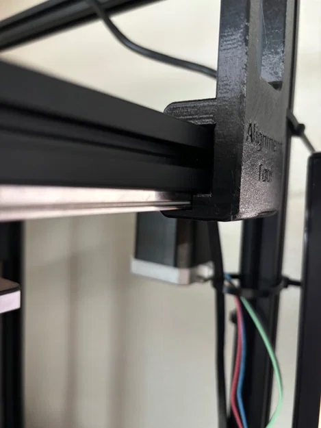 Voron Trident Y Alignment Guide 110MM Có Chừa Khoảng Cho Rail - Image 1